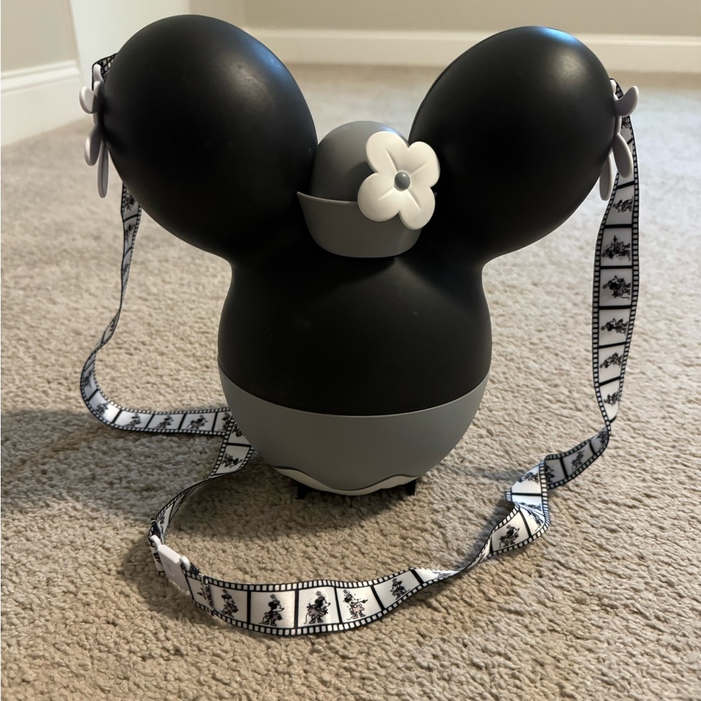 Minnie Mouse popcorn bucket